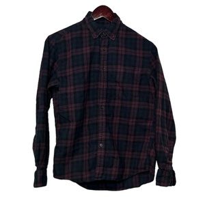 Classic Plaid: Uniqlo XS Men's Purple, Black, and Dark Blue Button-Down Shirt